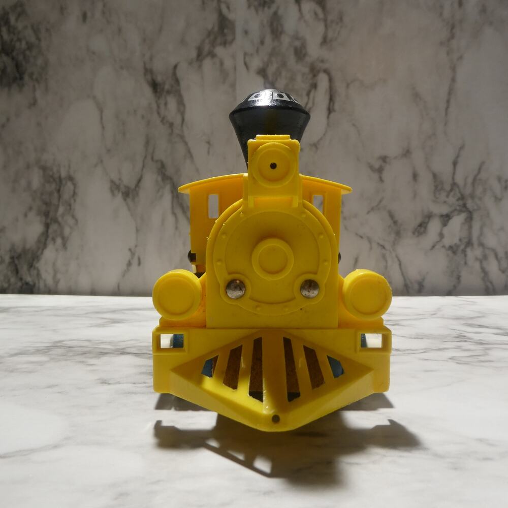 Vintage 1964 Fisher Price Wood Toot Toot‎ Train Locomotive - Picture 2 of 9